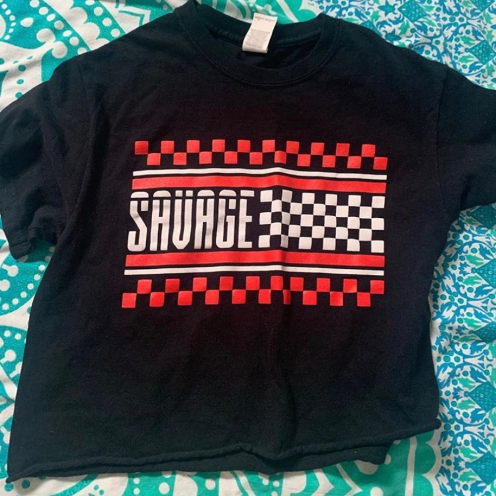 savage cropped tee